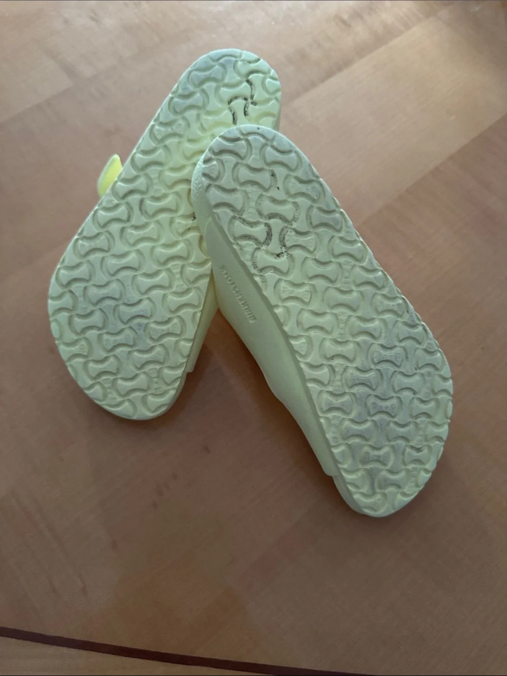 Birkenstock  Kids Double-Buckle Slide Sandals in Pale Yellow size 31